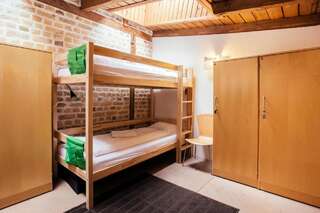 Хостелы Amalienhof Hostel Riga Рига Кровать в общем 6-местном номере для мужчин и женщин-5